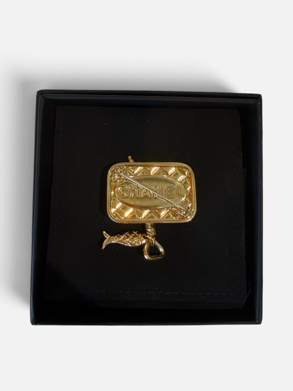 Chanel Brooch|1863